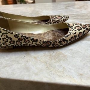 Manolo Blahnik 40 flats, Fits US 9 LEOPARD!